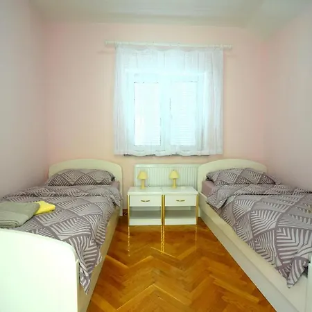 Luka Apartment Malinska