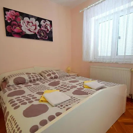 Luka Apartment Malinska