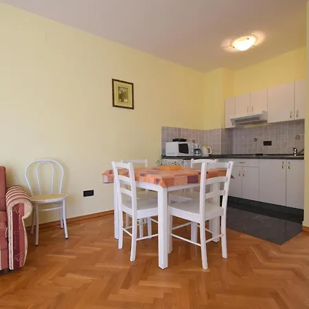 Luka Apartamento Malinska